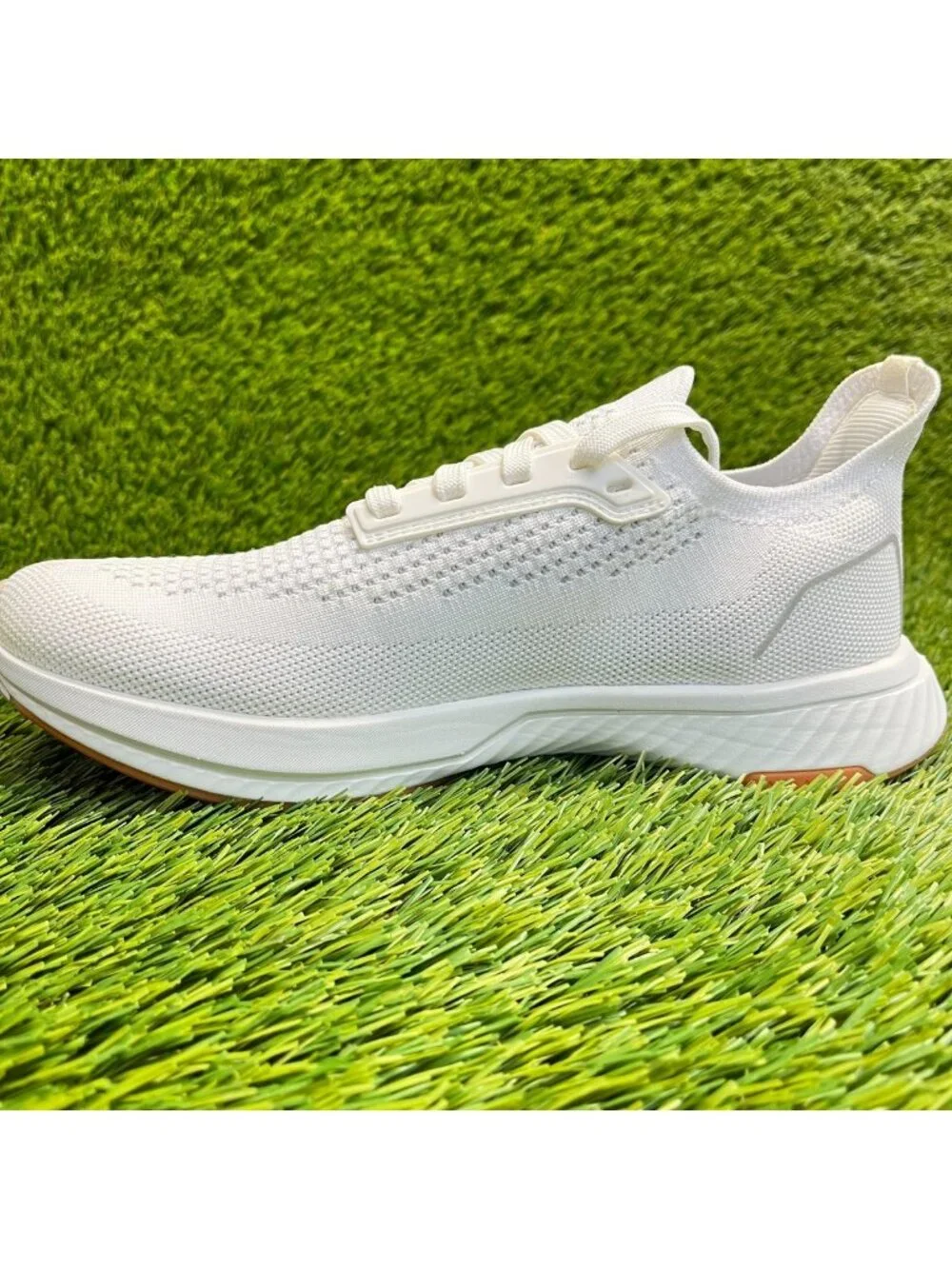 Flux Adapt Runner White Gum Womens Size 7.5 Athletic Walking Knit Shoes Sneakers